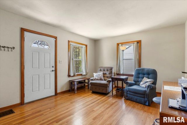 749 N WALNUT Street, Springfield, IL 62702