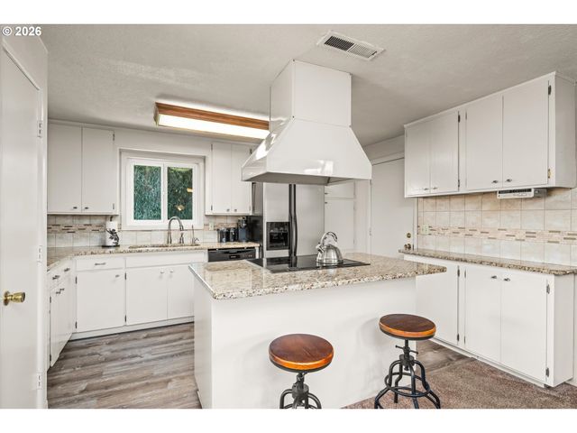 32120 COBURG BOTTOM LOOP Rd, Eugene, OR 97408