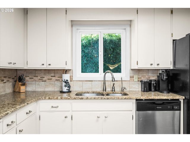 32120 COBURG BOTTOM LOOP Rd, Eugene, OR 97408