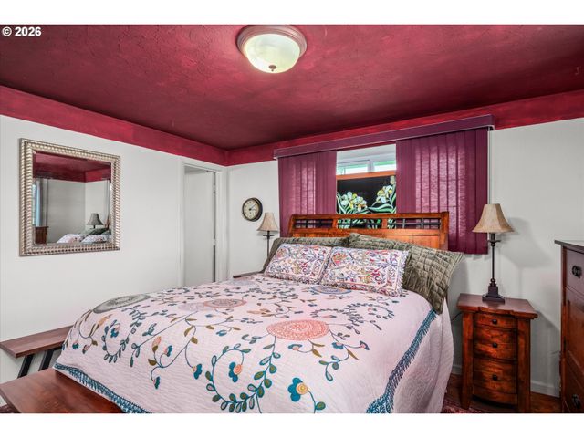 32120 COBURG BOTTOM LOOP Rd, Eugene, OR 97408