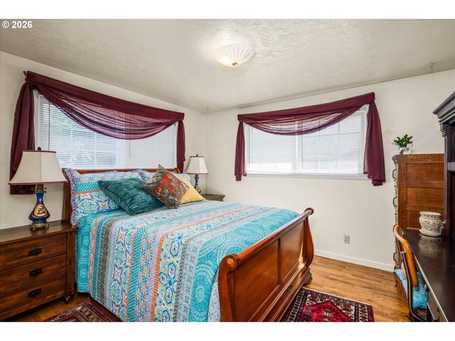 32120 COBURG BOTTOM LOOP Rd, Eugene, OR 97408
