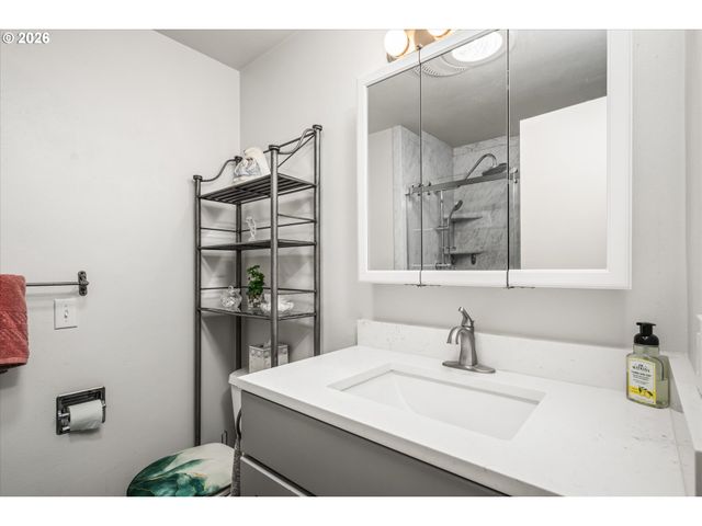 32120 COBURG BOTTOM LOOP Rd, Eugene, OR 97408