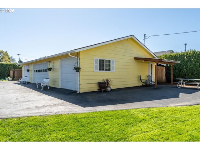 32120 COBURG BOTTOM LOOP Rd, Eugene, OR 97408