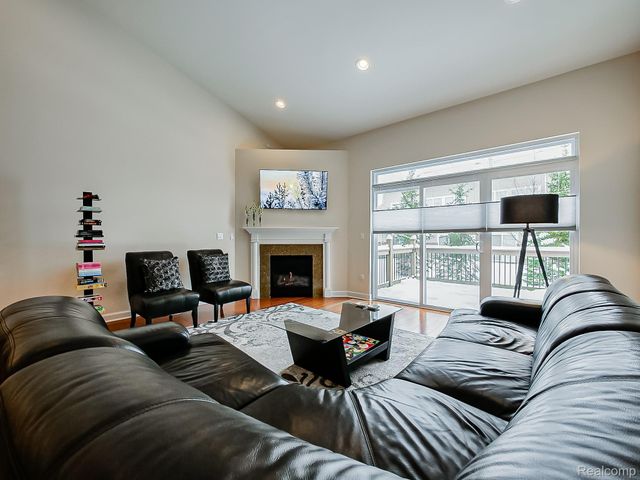 7212 Berry Field, West Bloomfield Charter Township, MI 48322