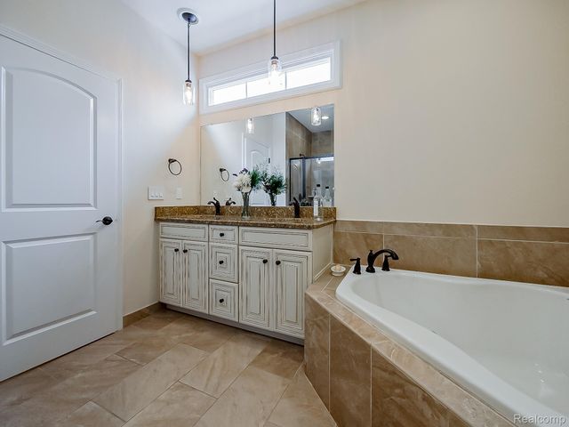 7212 Berry Field, West Bloomfield Charter Township, MI 48322