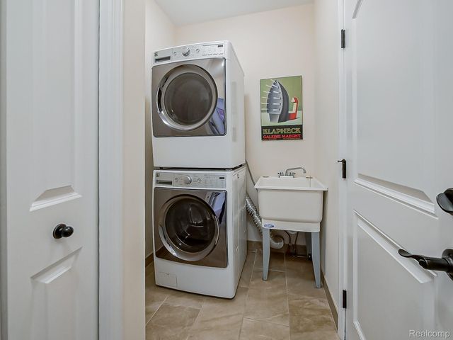 7212 Berry Field, West Bloomfield Charter Township, MI 48322