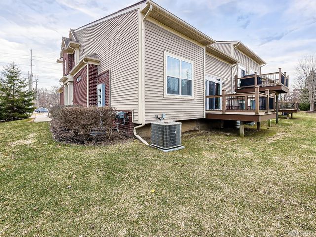 7212 Berry Field, West Bloomfield Charter Township, MI 48322