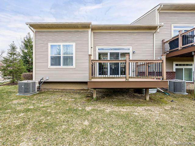 7212 Berry Field, West Bloomfield Charter Township, MI 48322