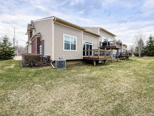 7212 Berry Field, West Bloomfield Charter Township, MI 48322