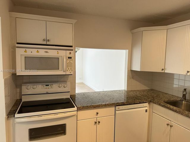 8101 SW 72nd Ave 312W, Miami, FL 33143