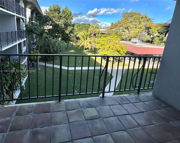 8101 SW 72nd Ave 312W, Miami, FL 33143