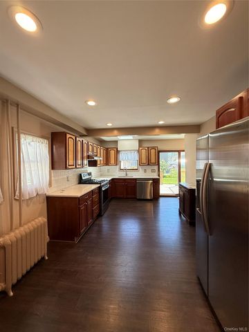 35 S Franklin Avenue, Valley Stream, NY 11580