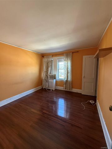 35 S Franklin Avenue, Valley Stream, NY 11580