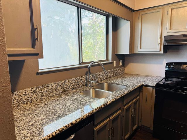 1105 N Oaks Lane, North Little Rock, AR 72118