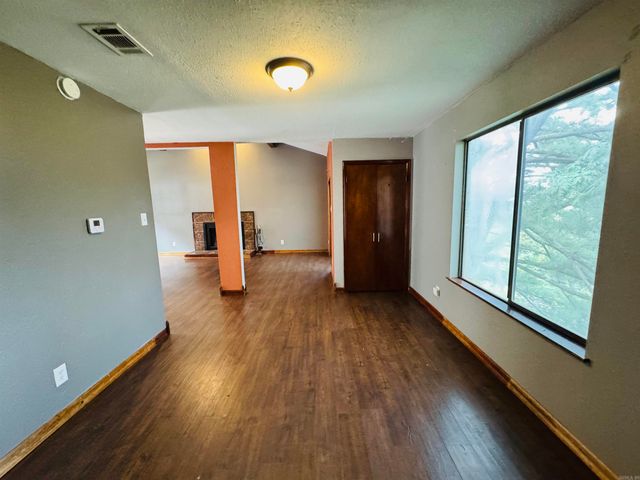 1105 N Oaks Lane, North Little Rock, AR 72118