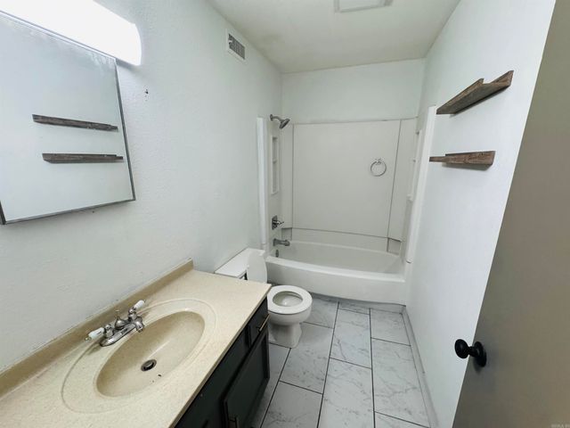 1105 N Oaks Lane, North Little Rock, AR 72118