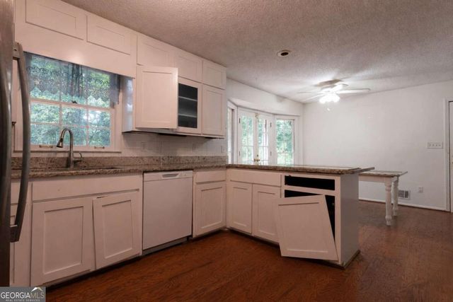 3240 Birchfield Trace, Marietta, GA 30068