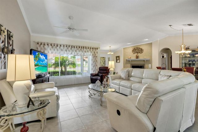 517 CLUBHOUSE DRIVE, Lake Wales, FL 33898