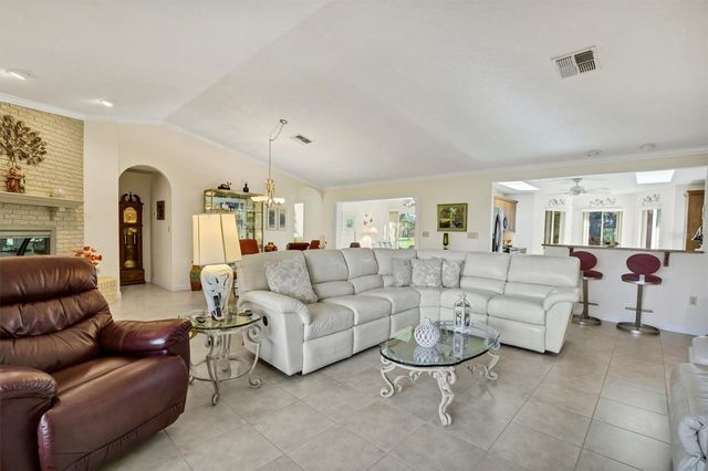 517 CLUBHOUSE DRIVE, Lake Wales, FL 33898