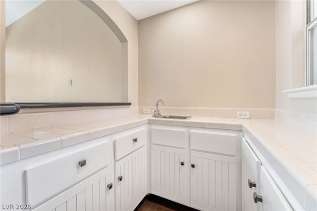 7912 Abalone Cove Drive, Las Vegas, NV 89128