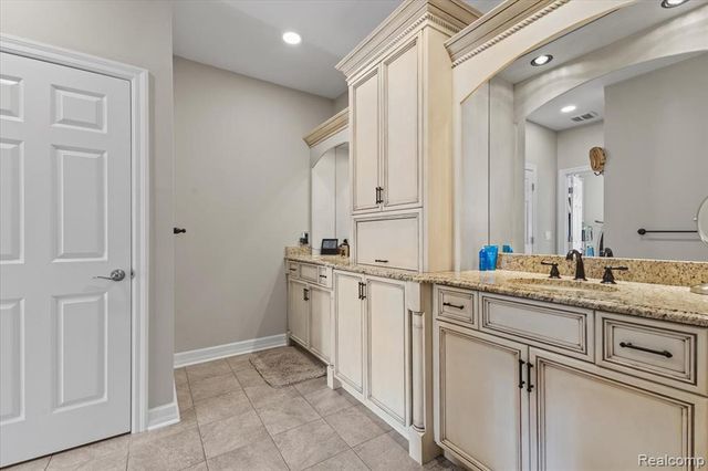 3301 Mann Road, Clarkston, MI 48346