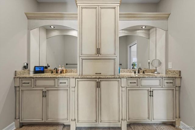 3301 Mann Road, Clarkston, MI 48346