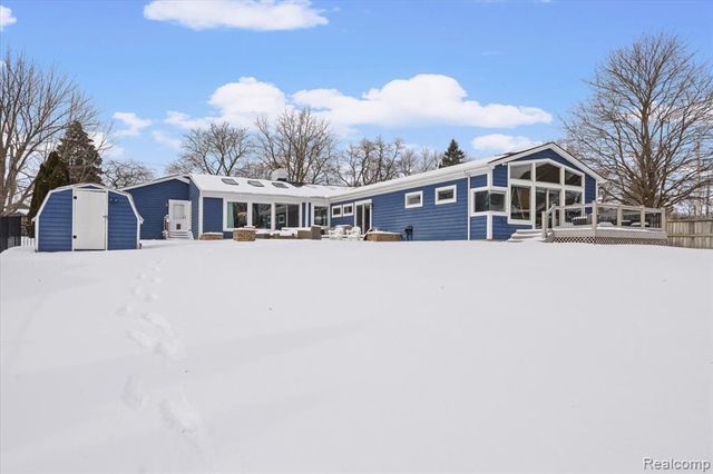 3301 Mann Road, Clarkston, MI 48346