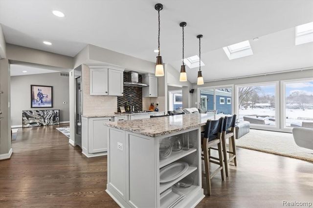 3301 Mann Road, Clarkston, MI 48346