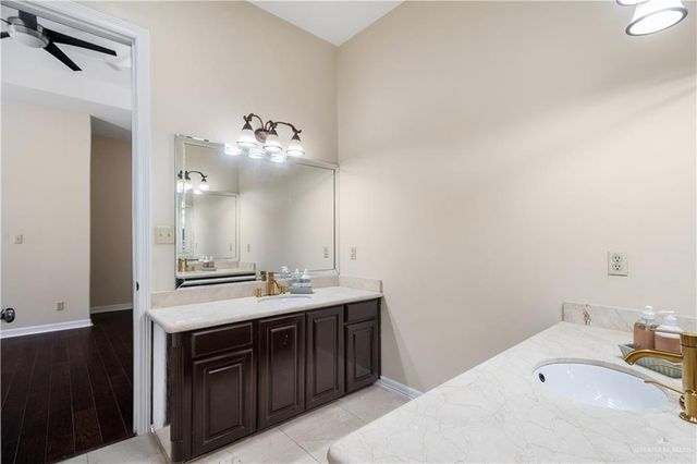 2806 Woods Drive South, Edinburg, TX 78542