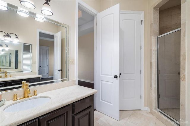 2806 Woods Drive South, Edinburg, TX 78542