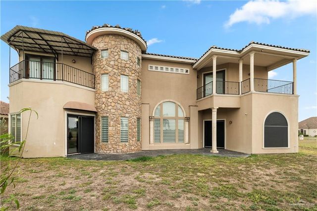 2806 Woods Drive South, Edinburg, TX 78542