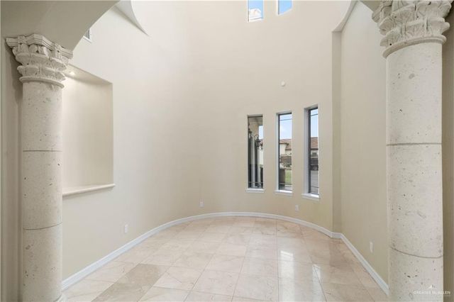 2806 Woods Drive South, Edinburg, TX 78542