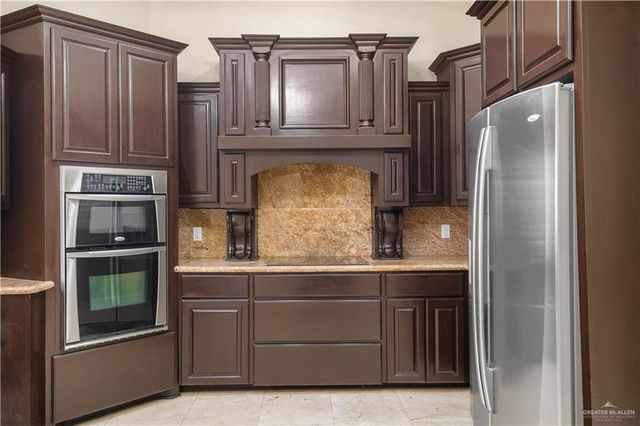 2806 Woods Drive South, Edinburg, TX 78542