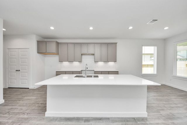 1021 Golden Glow Path, Magnolia, TX 77355