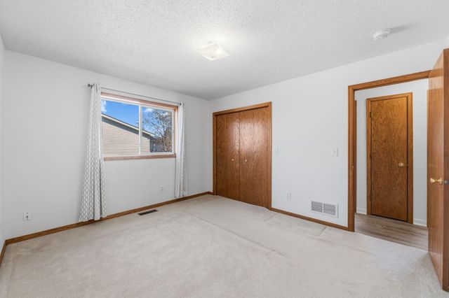 496 Braeburn Drive, Shakopee, MN 55379