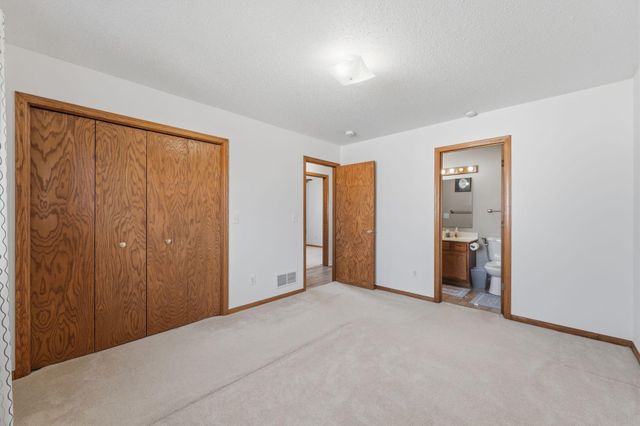 496 Braeburn Drive, Shakopee, MN 55379