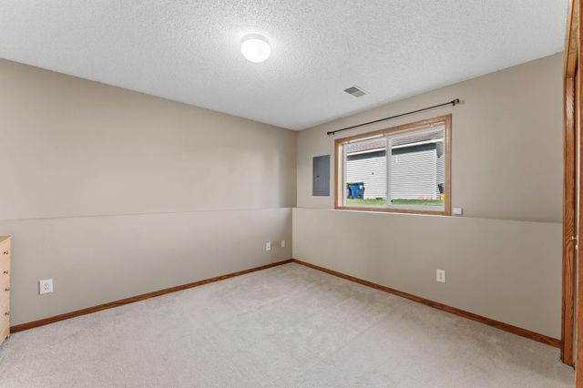 496 Braeburn Drive, Shakopee, MN 55379