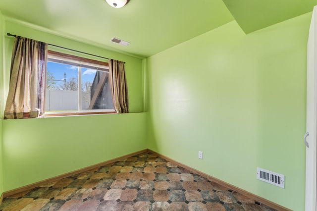 496 Braeburn Drive, Shakopee, MN 55379