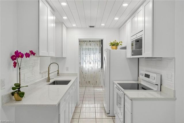 21 E Mariana AVE, North Fort Myers, FL 33917