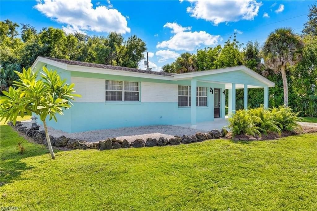 21 E Mariana AVE, NORTH FORT MYERS, FL 33917 — photo 2