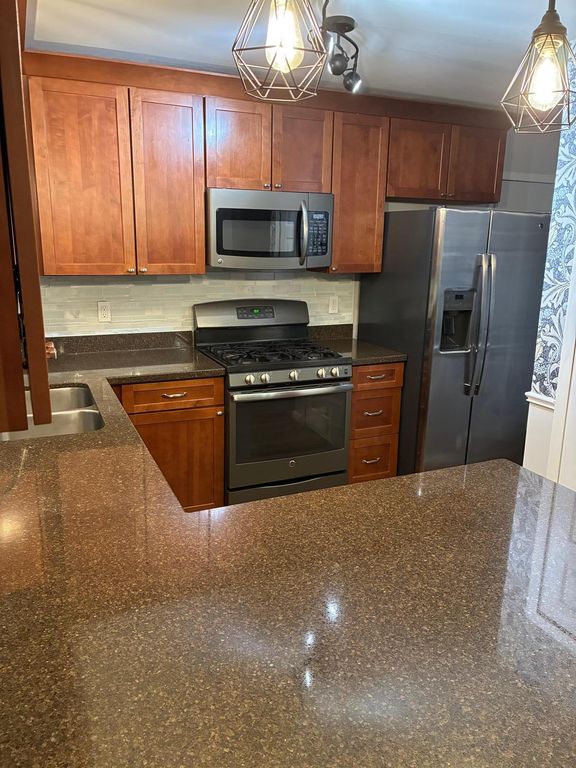 8935 Pine Bluff Court, Eden Prairie, MN 55347 — photo 5