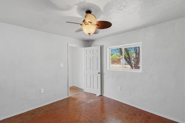 20 Entrada Martinez, Corrales, NM 87048