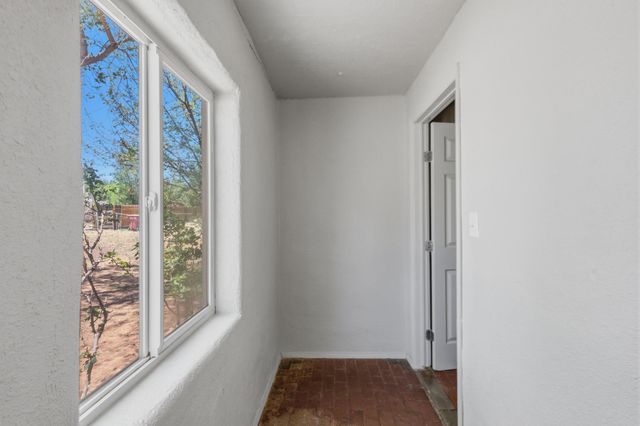 20 Entrada Martinez, Corrales, NM 87048