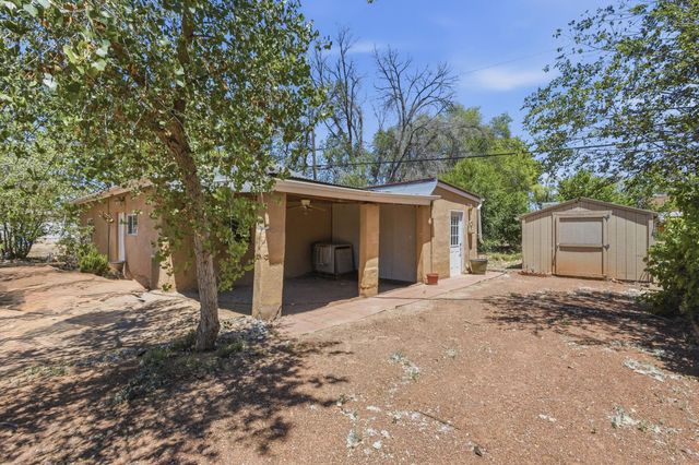 20 Entrada Martinez, Corrales, NM 87048