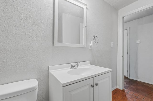 20 Entrada Martinez, Corrales, NM 87048