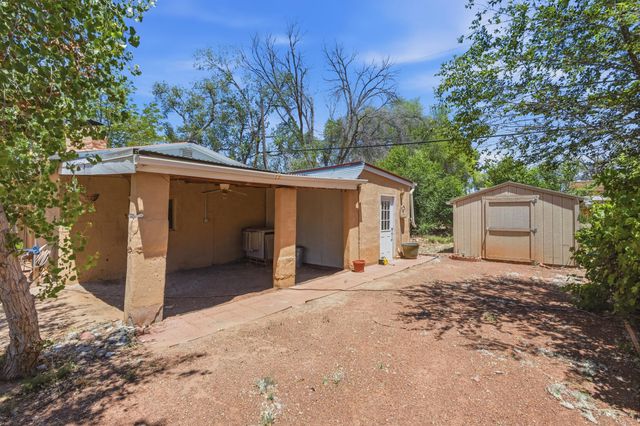20 Entrada Martinez, Corrales, NM 87048