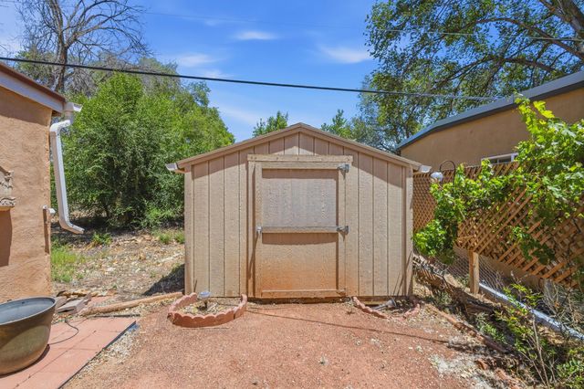 20 Entrada Martinez, Corrales, NM 87048
