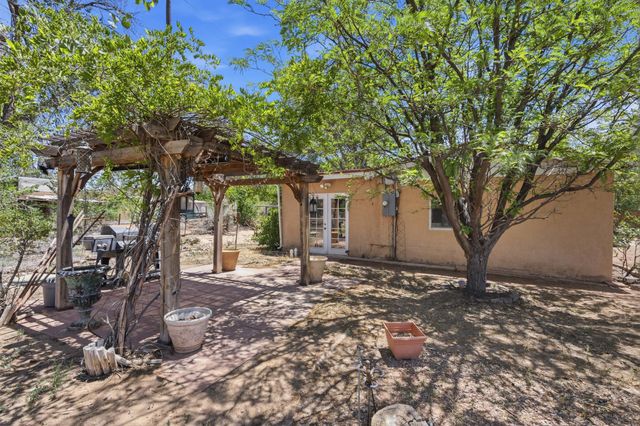 20 Entrada Martinez, Corrales, NM 87048