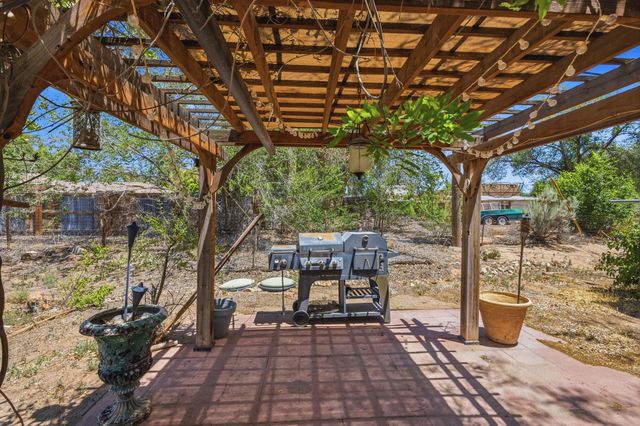 20 Entrada Martinez, Corrales, NM 87048
