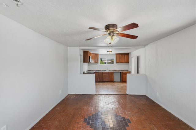 20 Entrada Martinez, Corrales, NM 87048
